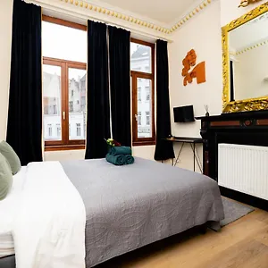 Luxury , Antwerpen Belgien